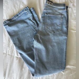 GAP Straight Leg Jeans in Light Blue Wash